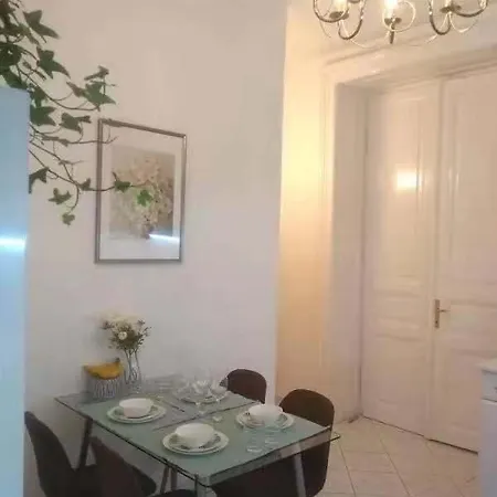 Cindy Room *